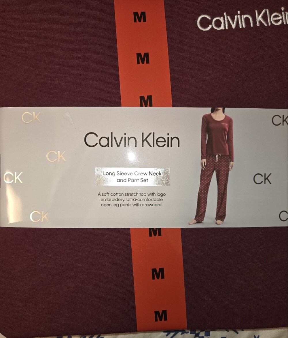 Calvin Klein Women's Pajama Set NWT Long Sleeve Crew Neck Pants Burgundy M.